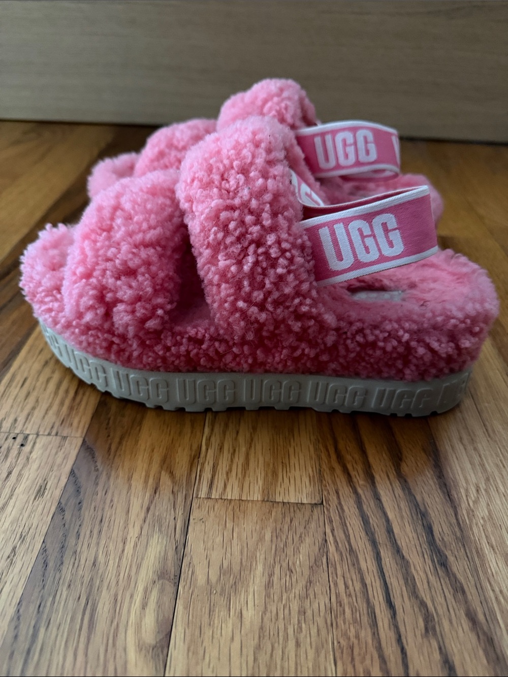UGG Slippers - Picture 5 of 5